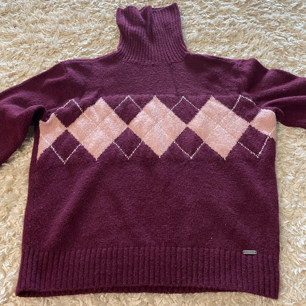 Hollister turtleneck sweater